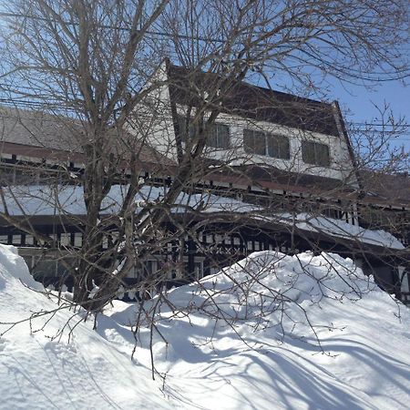 Ski-In, Ski-Out Iwatake Apartments Hakuba Zewnętrze zdjęcie