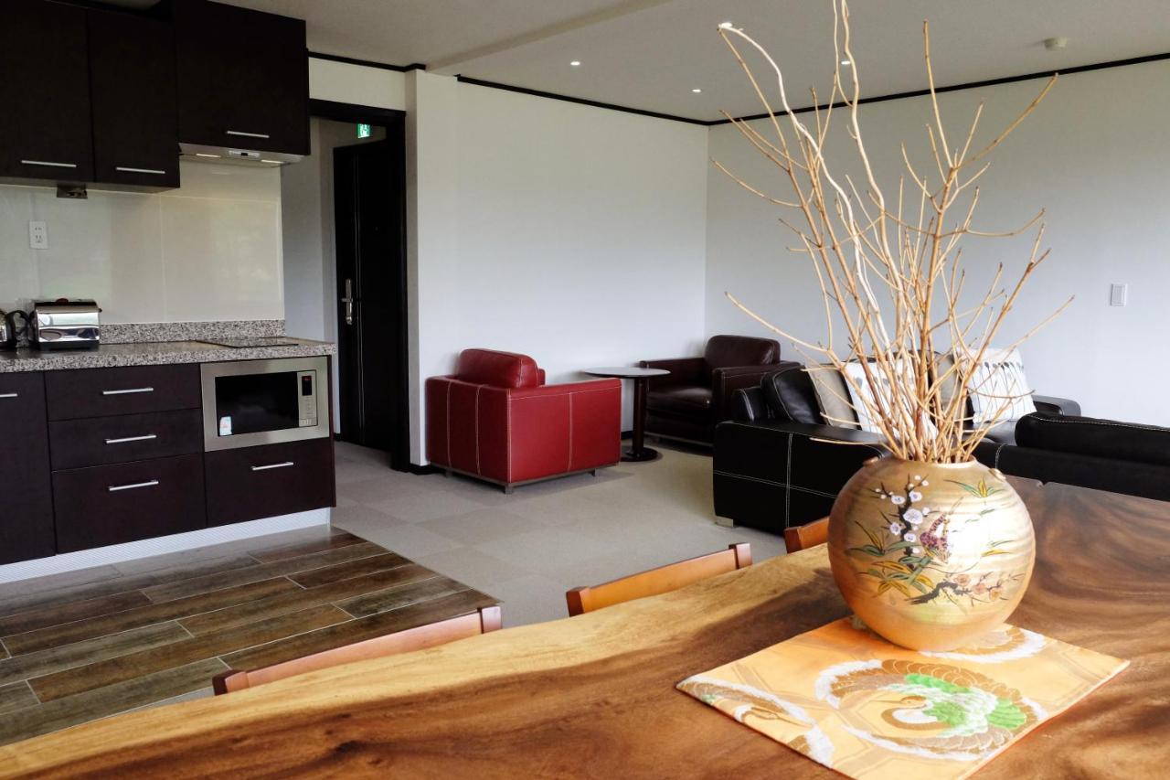 Ski-In, Ski-Out Iwatake Apartments Hakuba Zewnętrze zdjęcie